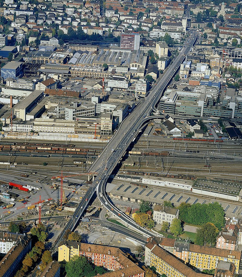 Trambahn-Hardbruecke-Zuerich Luftaufnahme der Hardbrücke in Zürich
