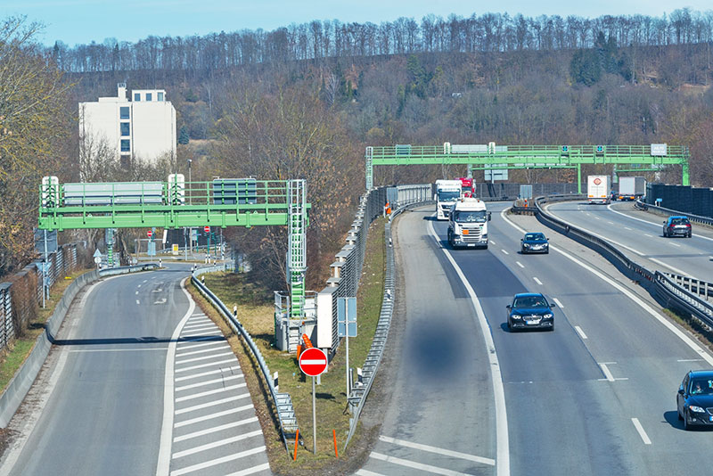 Planung Ingenieurbau: Verkehrszeichenbrücken Planung Ingenieurbau: Verkehrszeichenbrücken